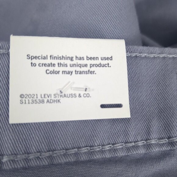 Signature Gold Levi Strauss Light Gray Cargo Shorts Mens 46 Hits At The Knee NWT - Picture 13 of 16